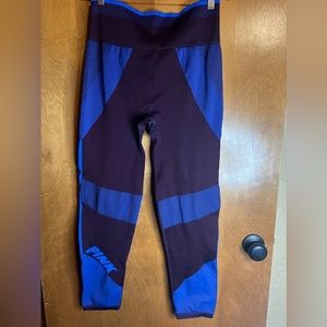 VS Pink Cool and comfy leggings size Large